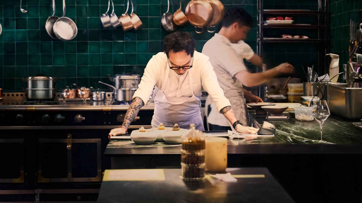 Đấu Trường Ẩm Thực: Hành Trình Vươn Tới Sao Michelin (Knife Edge: Chasing Michelin Stars)