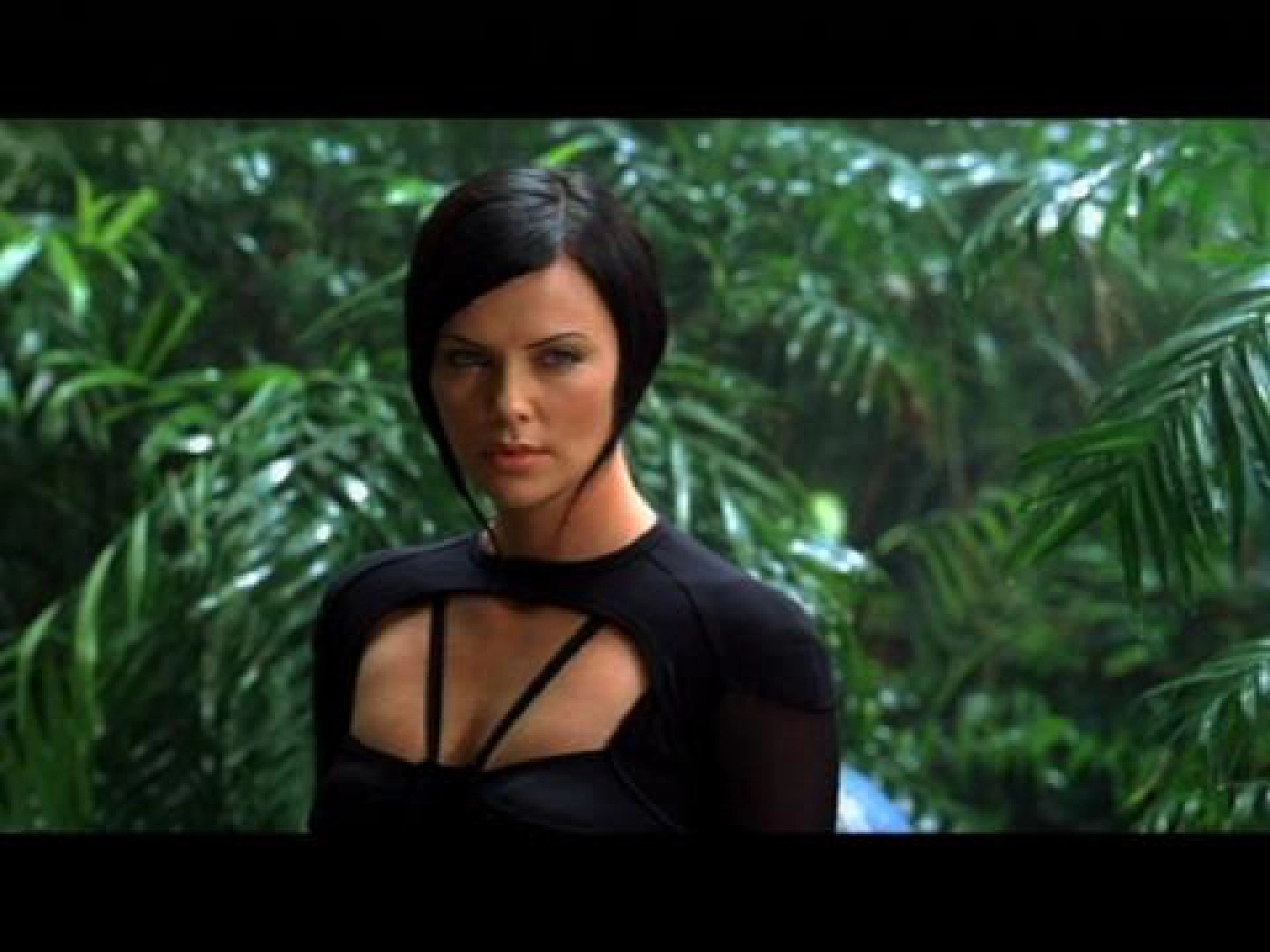 Nữ Chiến Binh Tương Lai (Aeon Flux)